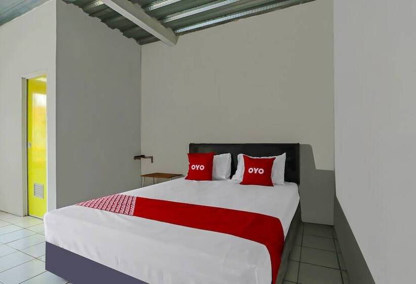 Номер Стандарт, Oyo 90809 Homestay Black Pink Merah Jambu