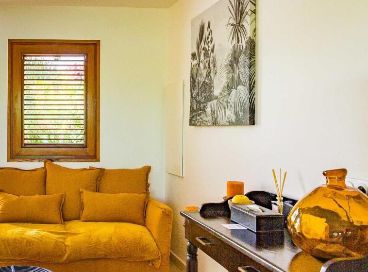 بانگلوی استاندارد, Habitation Saint Charles   Hôtel De Charme & Spa