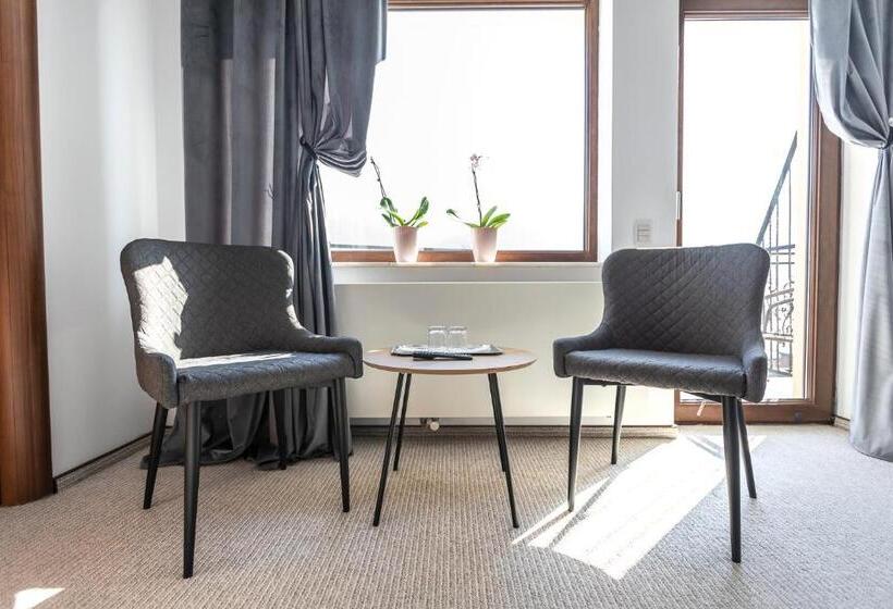 Номер Стандарт с Балконом, Emerald Residence