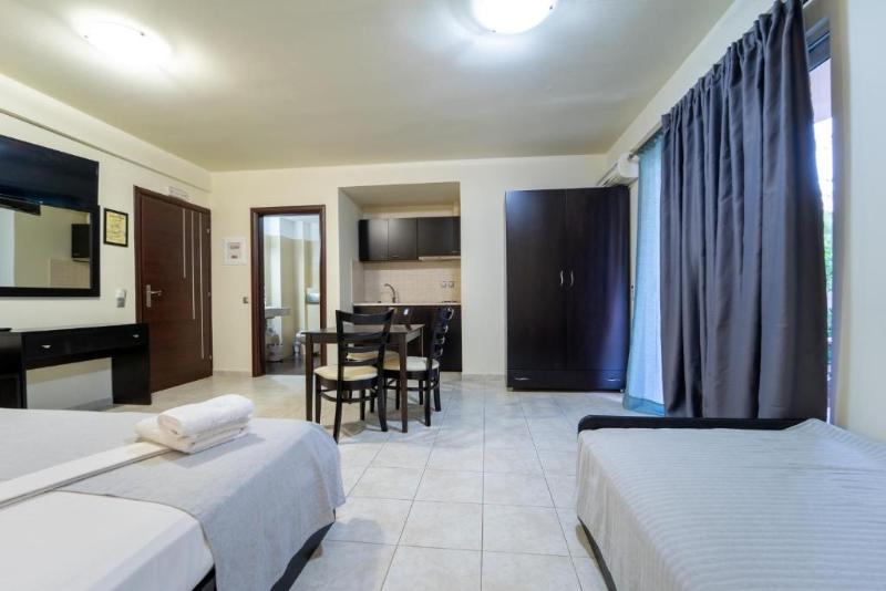 Люкс Вид на Сад, Golden Rose Suites