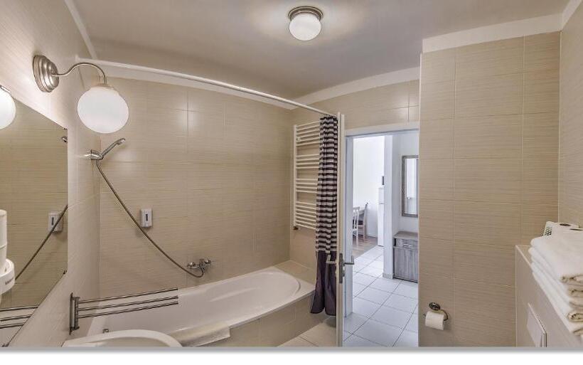 استودیوی استاندارد, Prince Apartments