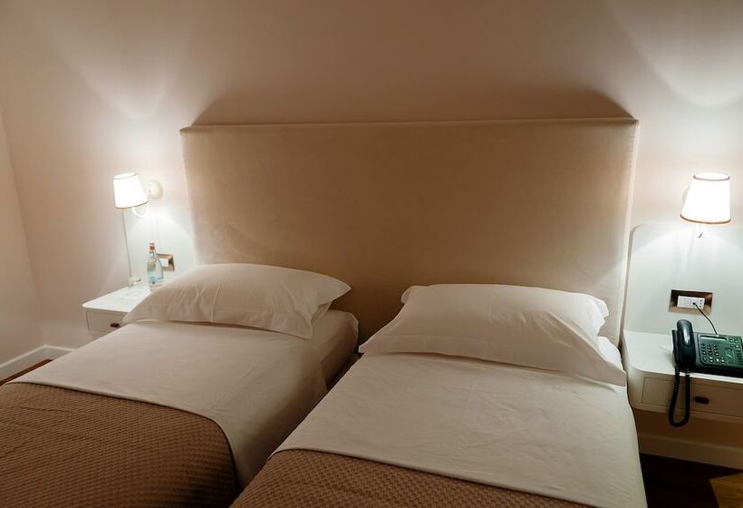 标准间带阳台, Sar Otel Boutique