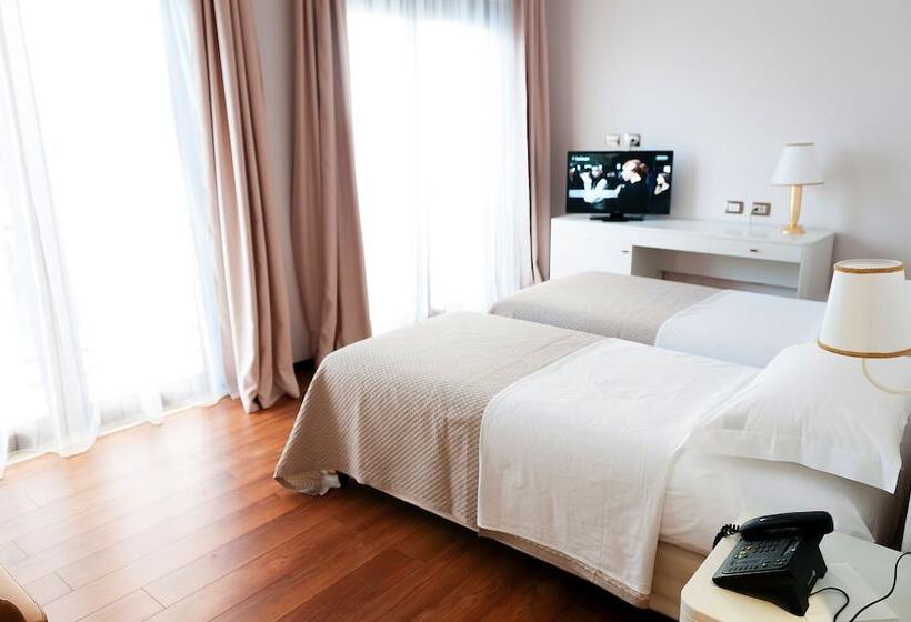 带阳台的高级房间, Sar Otel Boutique