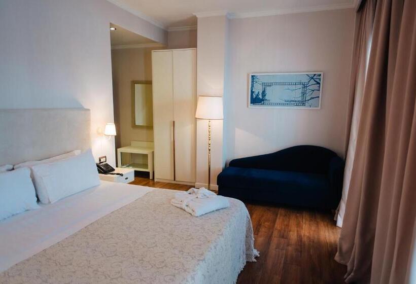 带阳台的高级房间, Sar Otel Boutique