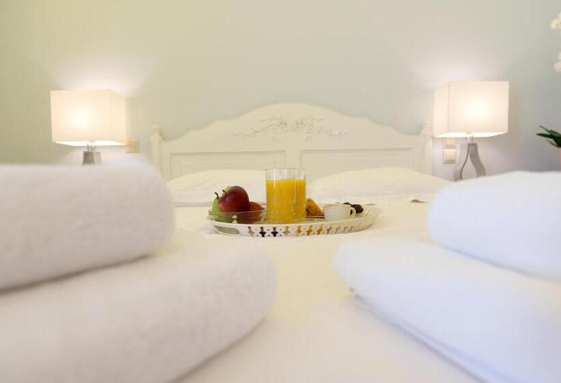 Номер Стандарт Вид на Озеро, Anemolia Resort And Spa