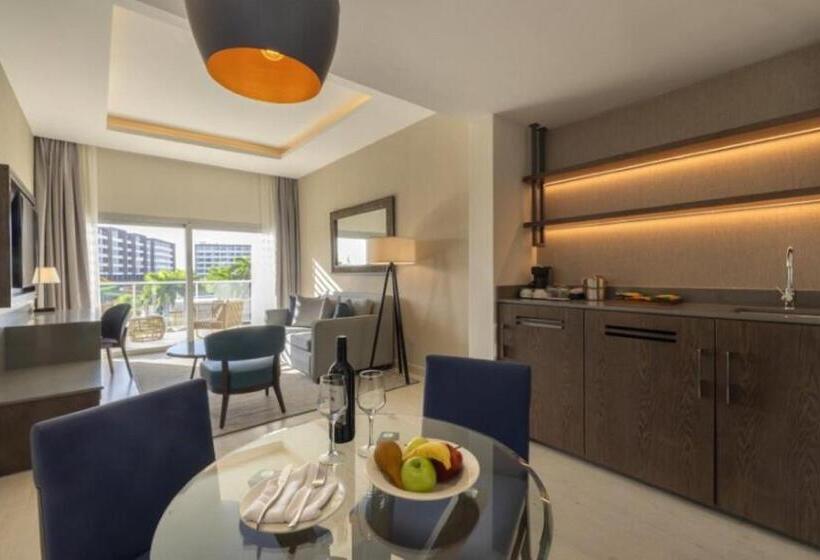 سوئیت ریاست جمهوری 2 خوابه, Hideaway At Royalton Blue Waters, An Autograph Collection All Inclusive Resort   Adults Only
