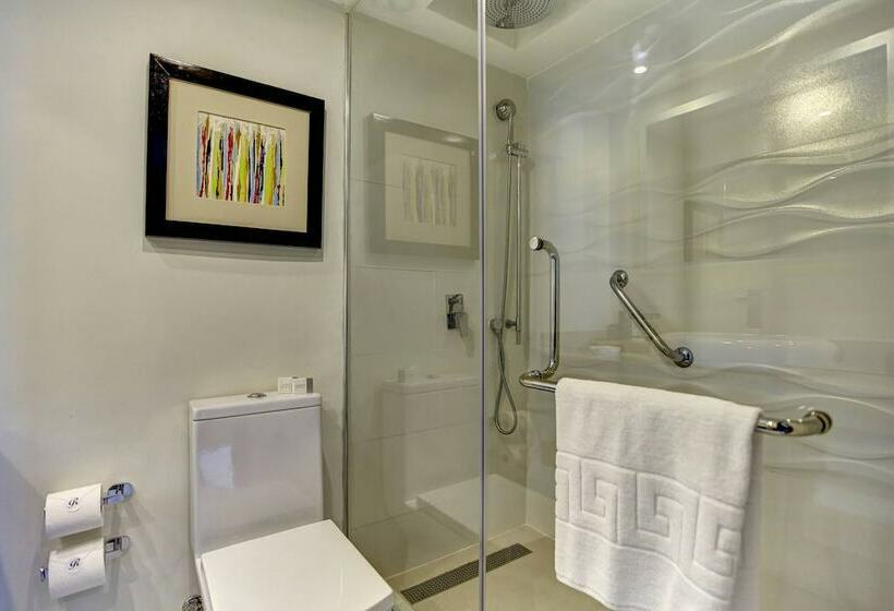 اتاق لوکس با چشم‌انداز دریا, Hideaway At Royalton Blue Waters, An Autograph Collection All Inclusive Resort   Adults Only
