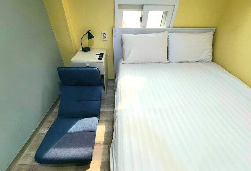 Camera Familiare, Hostel Tommy
