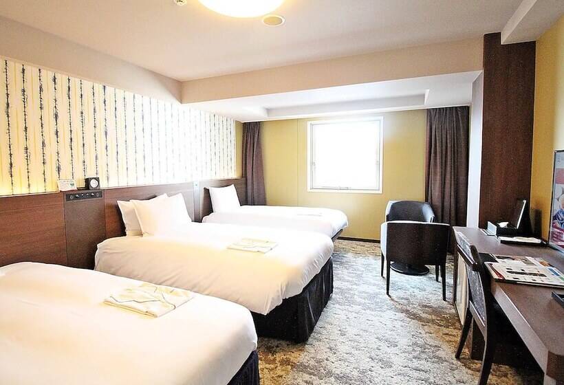Номер Стандарт Трехместный, Richmond Hotel Kochi