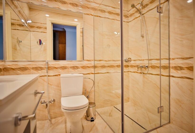 اتاق استاندارد با چشم‌انداز استخر, Panorama Kakheti Resort By Cosmos Hotels