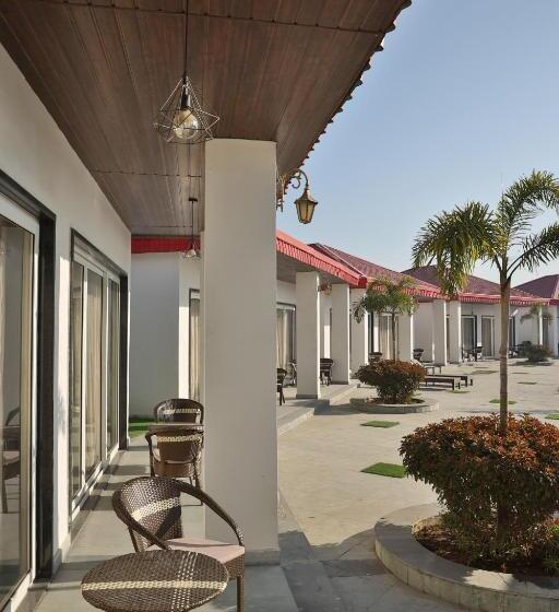 Президентский Люкс, Mannat Resort Paota