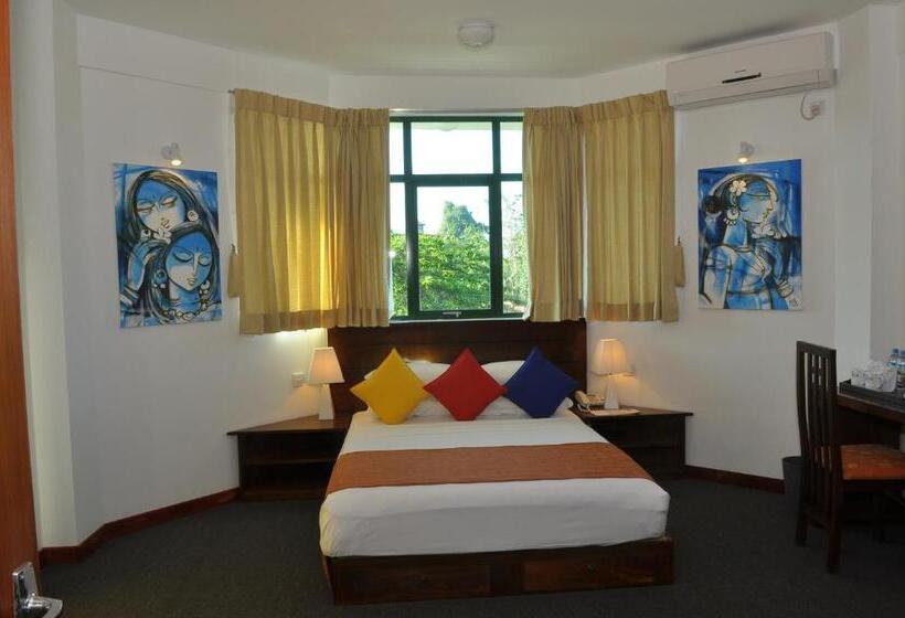 اتاق سوپریور با چشم‌انداز کوهستان, Amaara Sky Hotel Kandy