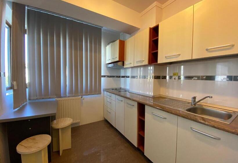 Студио Стандарт с Балконом, Lira Pacific Apart