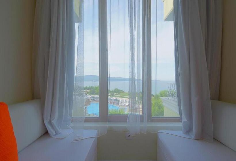 Номер Deluxe, Perla Beach Luxury   All Inclusive & Free Beach Access