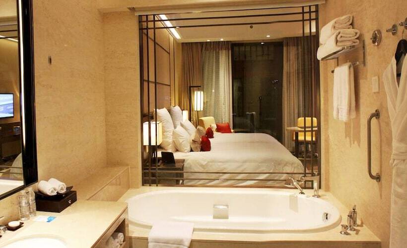 اتاق سوپریور, Radisson Blu Resort Wetland Park