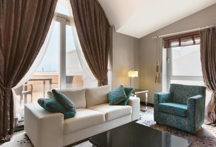 Suite with Terrace, Ramada Plaza By Wyndham Izmit