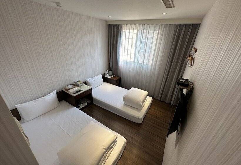 اتاق استاندارد, Young Soarlan Hotel   Tainan