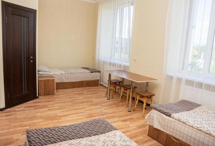 اتاق راحتی سه تخته, Monada Hotel & Hostel