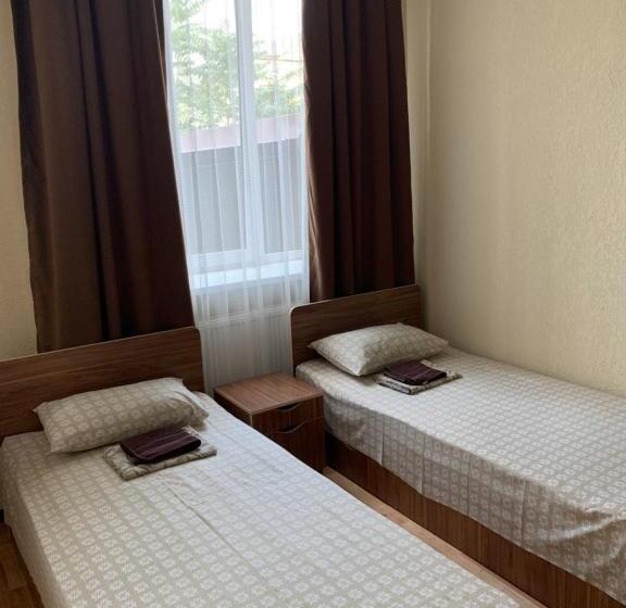 공동 객실, Monada Hotel & Hostel