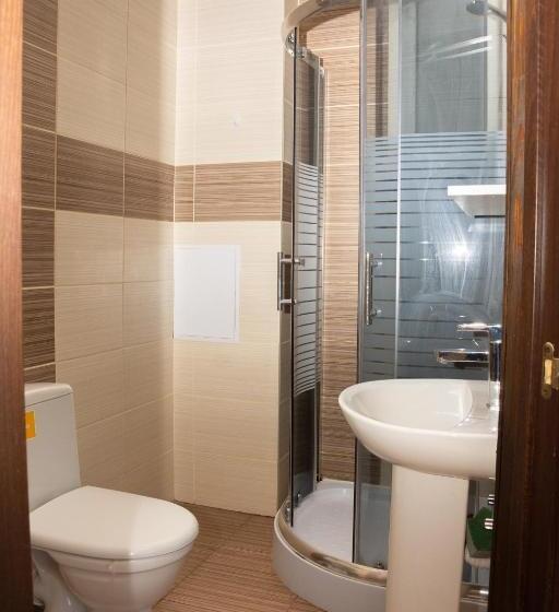 تختخواب در اتاق مشترک, Monada Hotel & Hostel