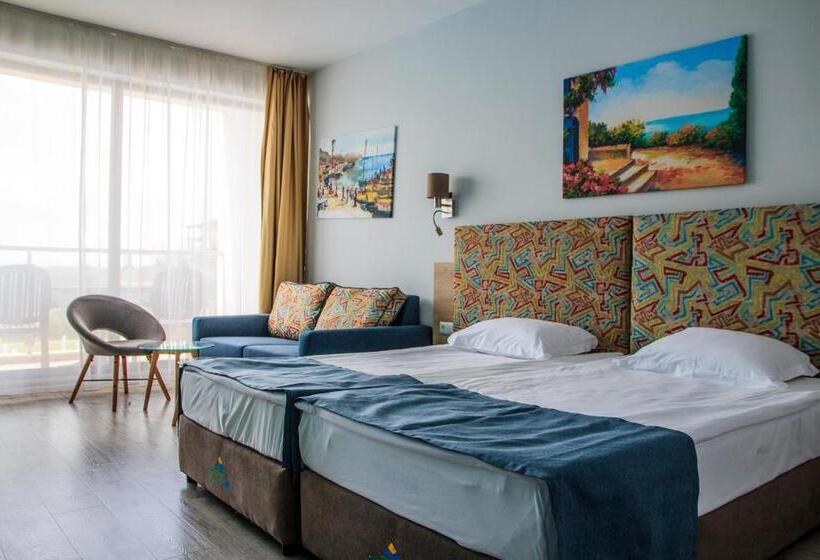 Номер Deluxe Вид на Море с Балконом, Topola Skies Resort & Aquapark