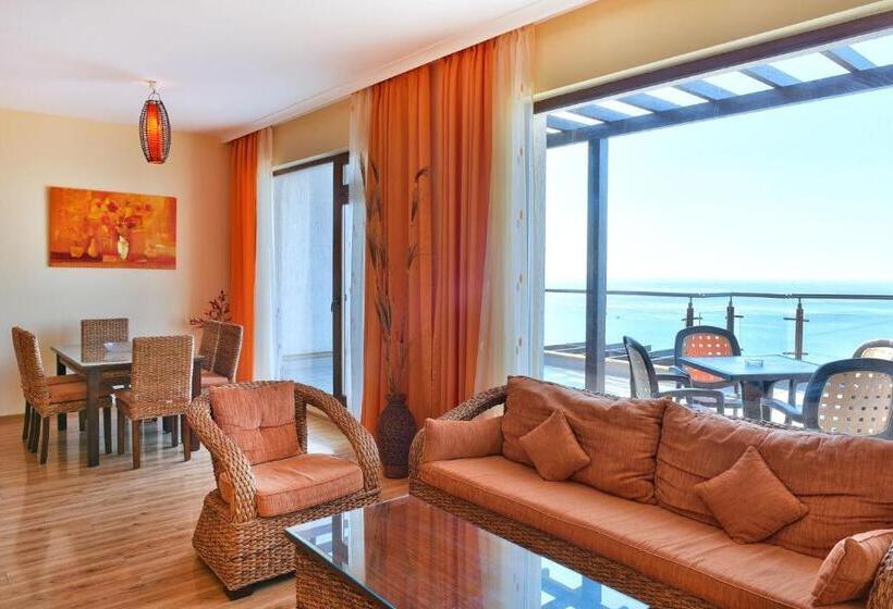 Апартаменты Deluxe 2 Спальни Вид на Море, Topola Skies Resort & Aquapark