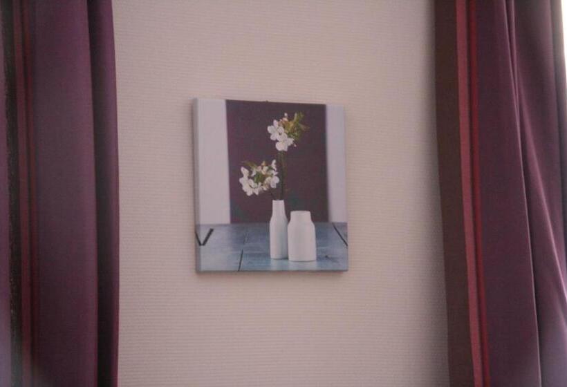 スーペリアールーム, Hôtel Du Roussillon