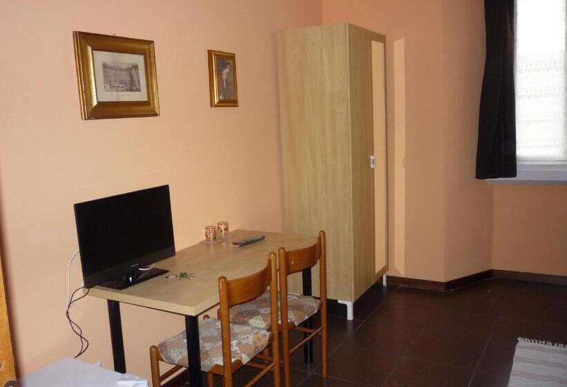 اتاق استاندارد, Affittacamere Andronaco