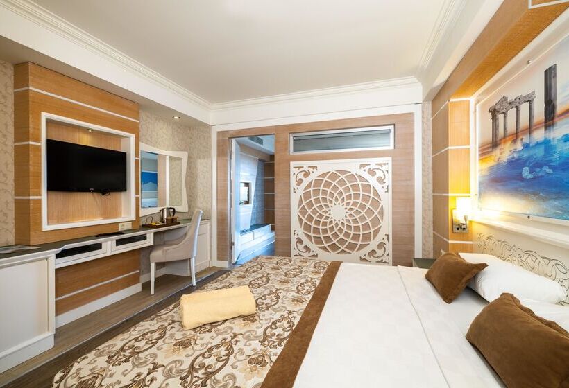 Семейный Номер Боковой Вид на Море, Crystal Sunset Luxury Resort & Spa - Ultimate All Inclusive