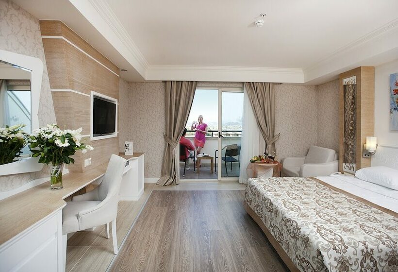 Семейный Номер, Crystal Sunset Luxury Resort & Spa - Ultimate All Inclusive