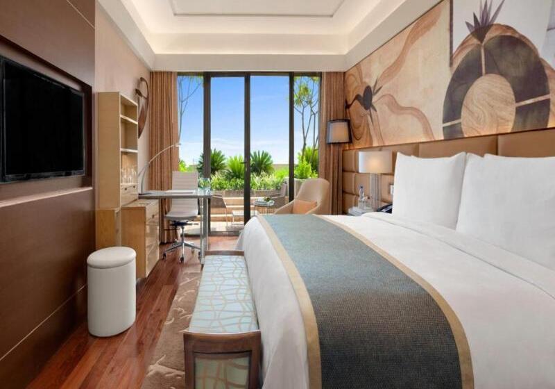 اتاق کلاب, The Leela Ambience Convention Hotel Delhi