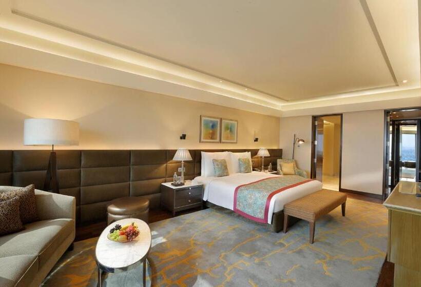 سوئیت پرزیدنت, The Leela Ambience Convention Hotel Delhi