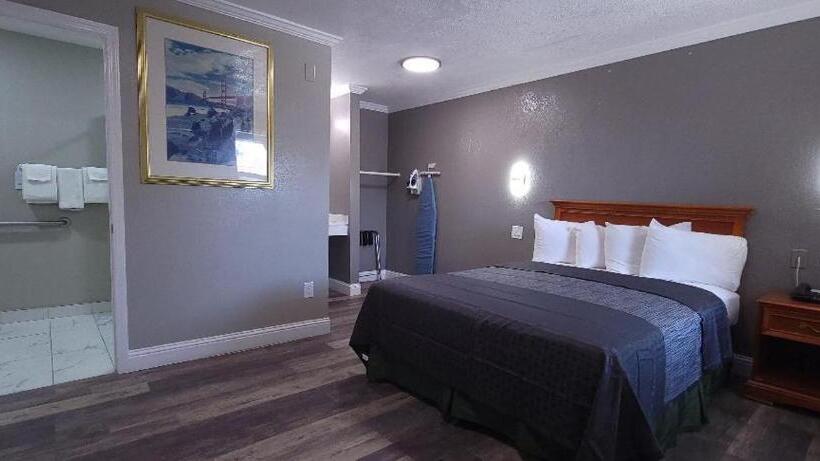 장애인을 위한 스탠다드 룸, Rodeway Inn Chico University Area