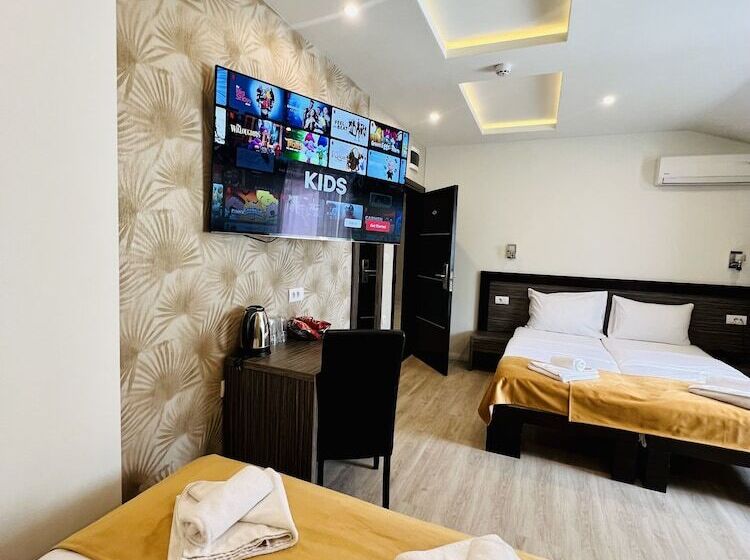 اتاق استاندارد چهار تخته, Side One Design Hotel Garni