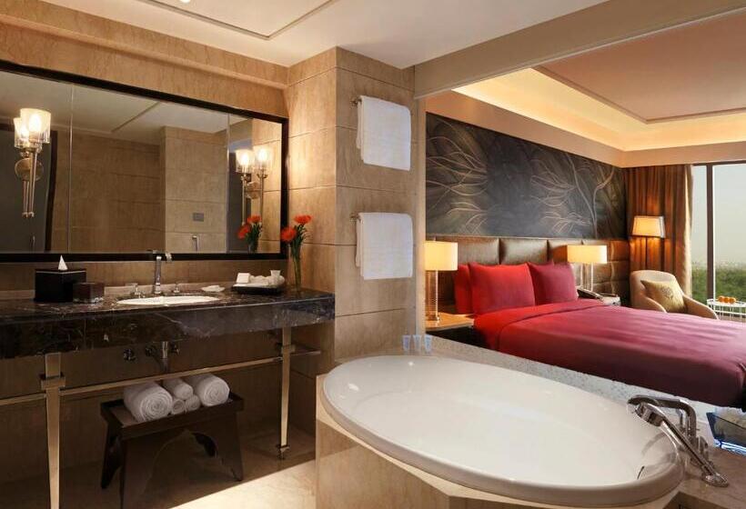 اتاق لوکس, The Leela Ambience Convention Hotel Delhi