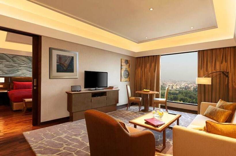 سوییت اجرایی, The Leela Ambience Convention Hotel Delhi