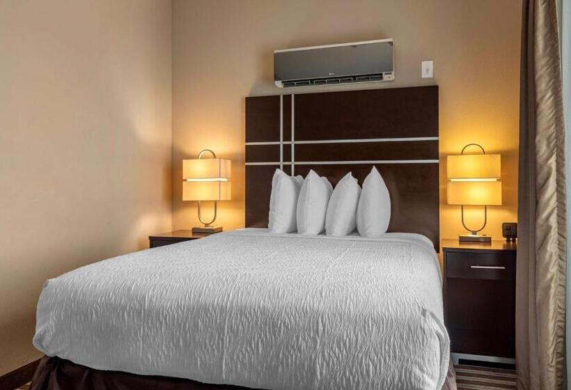 Люкс 2 Спальни, Best Western Plus North Odessa Inn & Suites