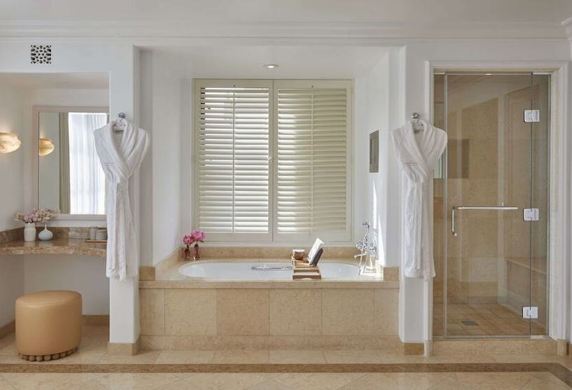 Люкс с Террасой, The Maybourne Beverly Hills, Maybourne Hotel Collection