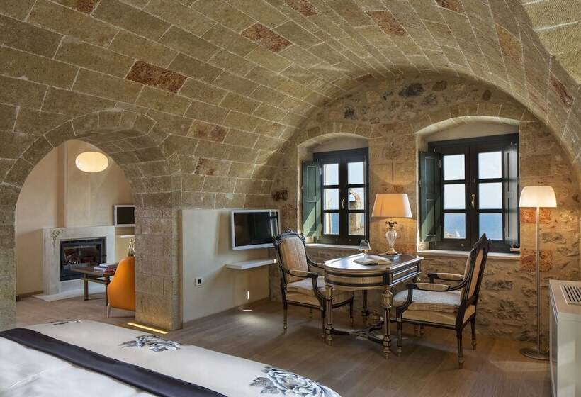 Люкс Superior Вид на Море, Moni Emvasis Luxury Suites