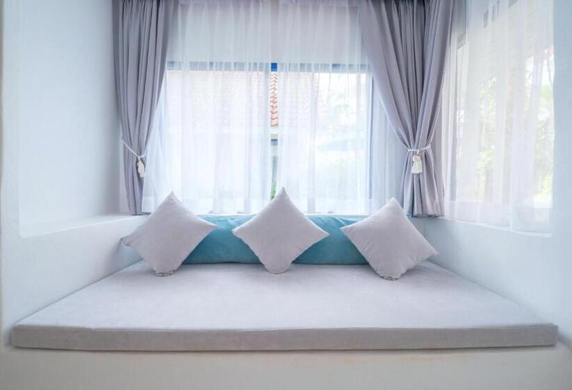 Bungalow Deluxe, Ocean Breeze Resort Khaolak