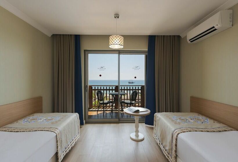 Семейный Номер Вид на Море, Quattro Beach Spa & Resort   All Inclusive