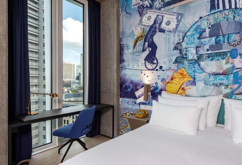 Premium room with view, Nhow Frankfurt