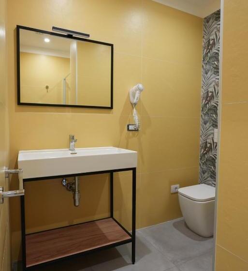 اتاق کلاسیک سه تخته, Ross Family Suites