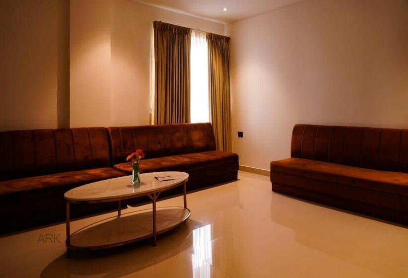 스위트 킹사이즈 침대, Ark Hotel And Convention Centre