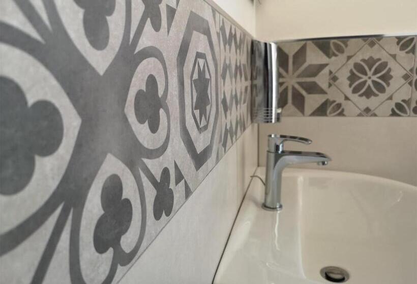オーシャンビュースタンダードルームバルコニー付き, Villa Caravaggio Comfort E Relax