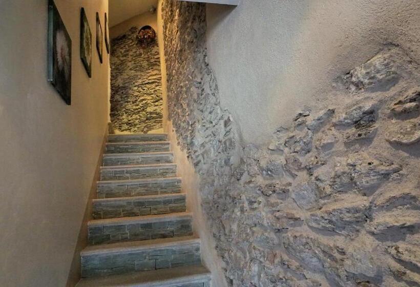 Трехместный Номер Стандарт с Видом, Pensione Albergo Diffuso Ceaglio Valle Maira