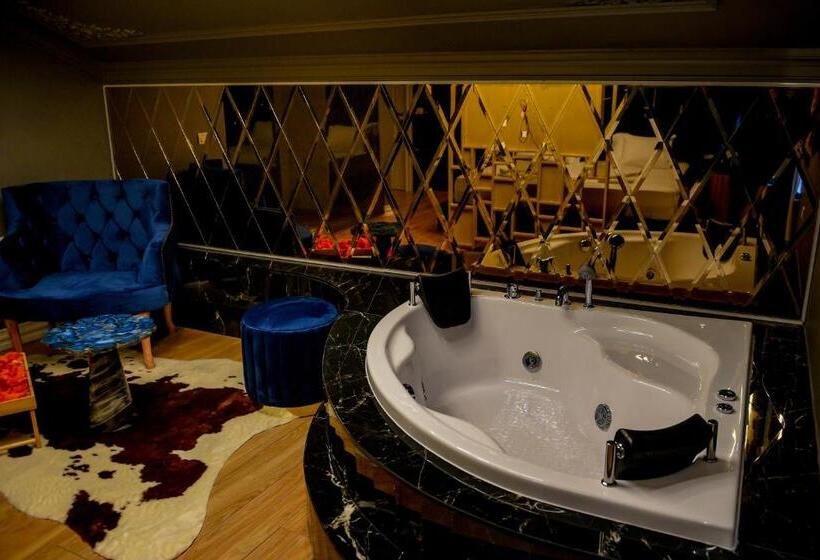 جناح مزود بجاكوزى, Rose Boutique