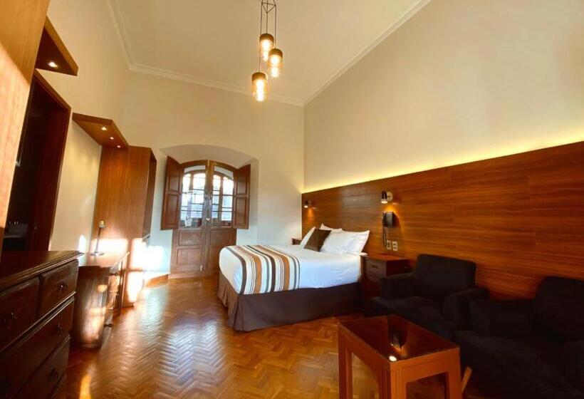 اتاق سوپریور, San Juan Suites