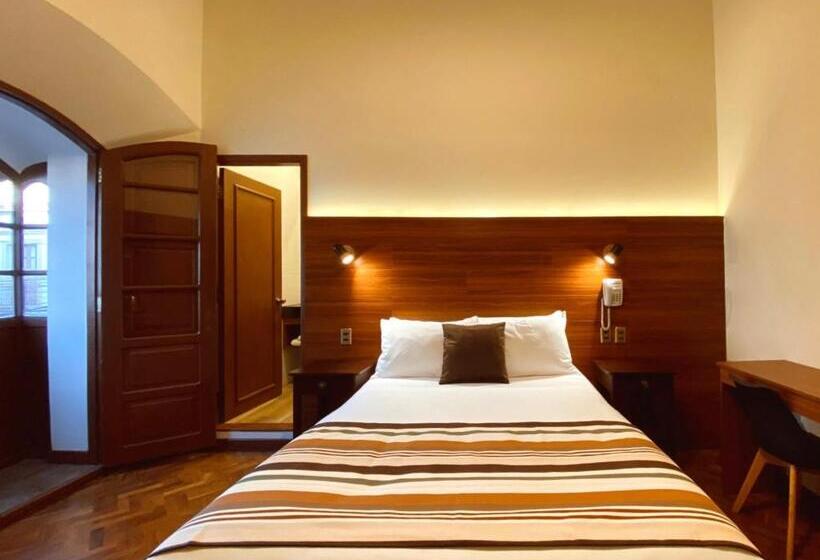 اتاق استاندارد یک نفره, San Juan Suites