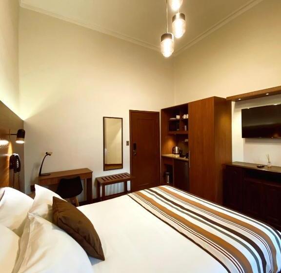 اتاق استاندارد یک نفره, San Juan Suites
